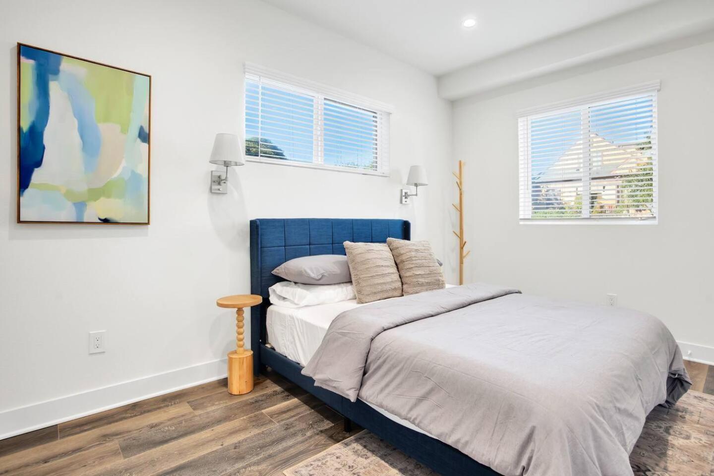 Fresh & New Downtown La Condo! Ferienhaus *